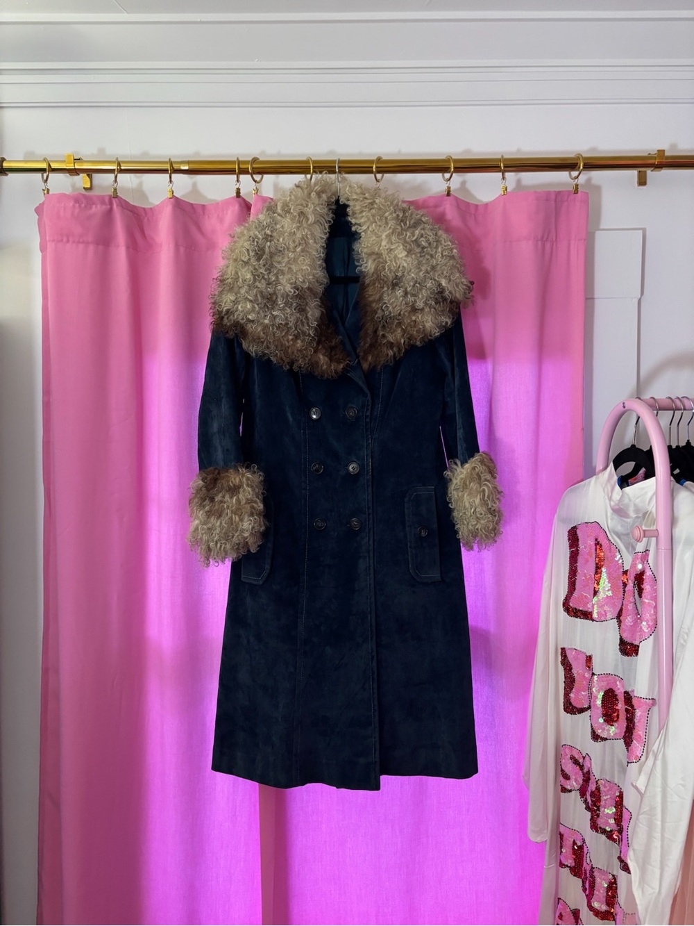 Women's Blue Velvet Double-Breasted Coat with Mongolian Sheep Fur Trim - Picture 2 of 9
